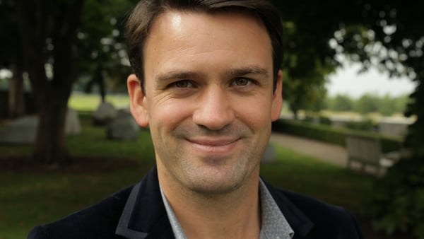 'Níl gig níos fearr ná é'- Tristan Rosenstock ar shaol an athar