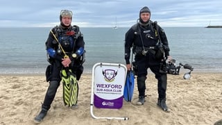 Volunteer litter pickers dive in to keep coast clean
