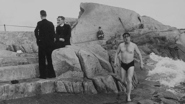Anyone got spare togs? Brendan Behan doing wild swimming in 1952. Photo: Daniel Farson/Picture Post/Hulton Archive/Getty Images