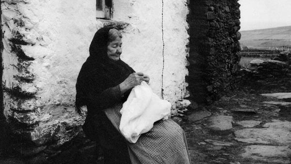 Seoda cainte agus ceoil ó Pheig Sayers