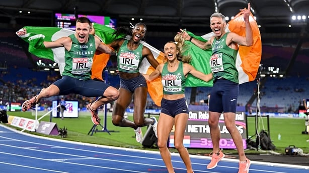 Team Ireland finished the 4x400m in 3:09:92, a championship record.