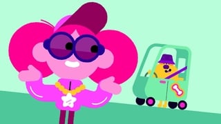 Sing along with Maddie + Triggs - it's the Football Song