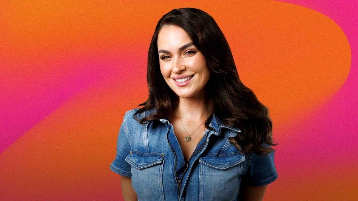 2FM Morning with Laura Fox
