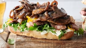Open Steak Sandwich with Caramelised onions