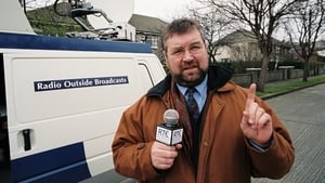 Joe Duffy beside an RTÉ Radio Outside Broadcast (OB) van, 1998