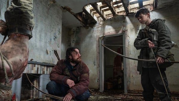 Aaron Taylor-Johnson and Alfie Williams in 28 Years Later